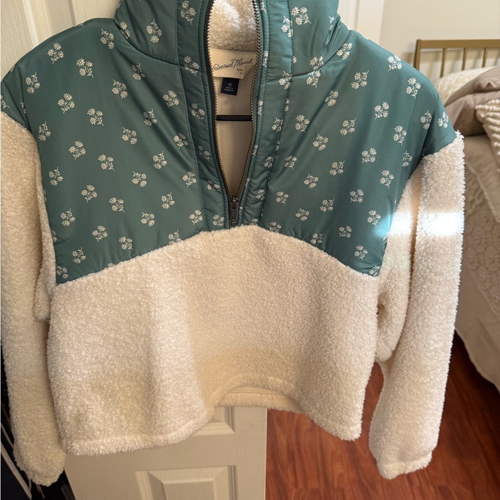 Green and White Floral Pullover